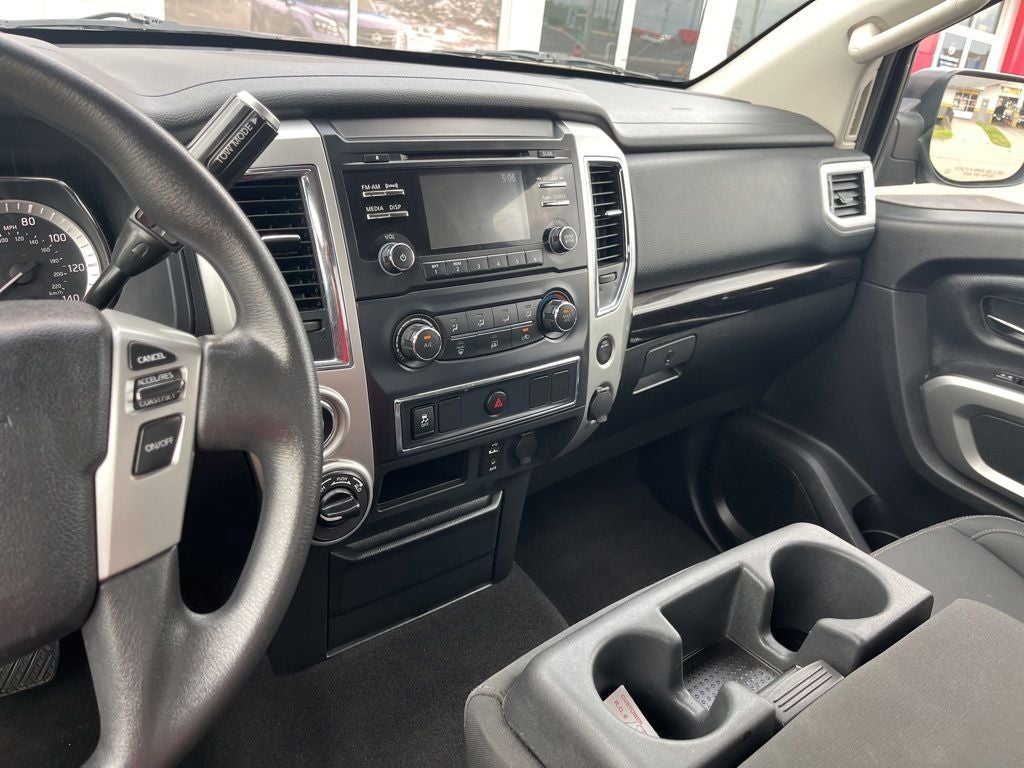 2017 Nissan Titan SV