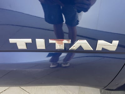 2017 Nissan Titan SV