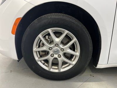 2024 Chrysler Voyager LX