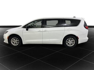 2024 Chrysler Voyager LX