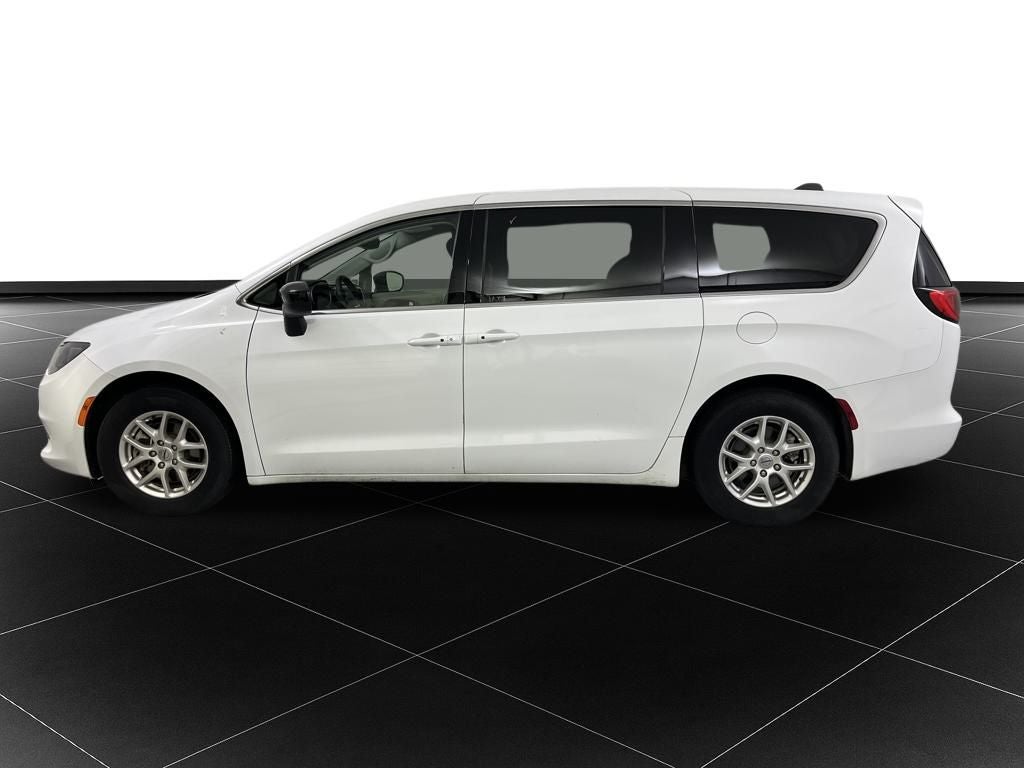 2024 Chrysler Voyager LX