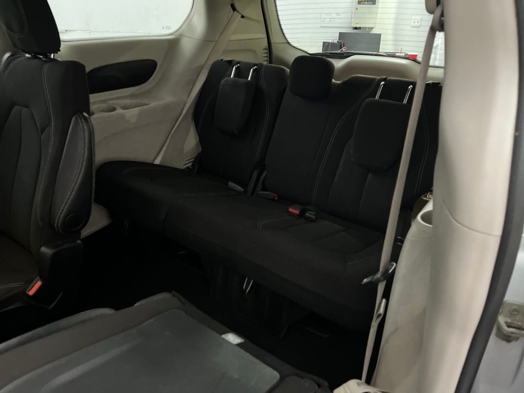 2024 Chrysler Voyager LX