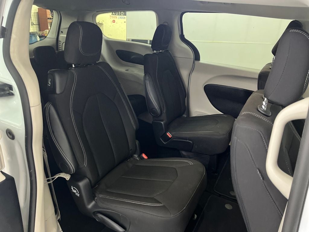 2024 Chrysler Voyager LX