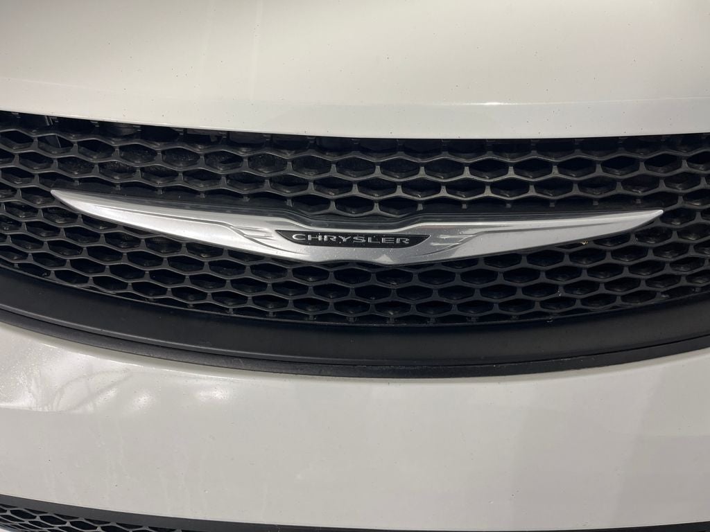 2024 Chrysler Voyager LX