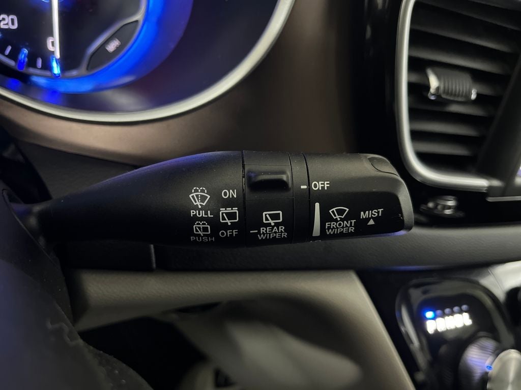 2024 Chrysler Voyager LX