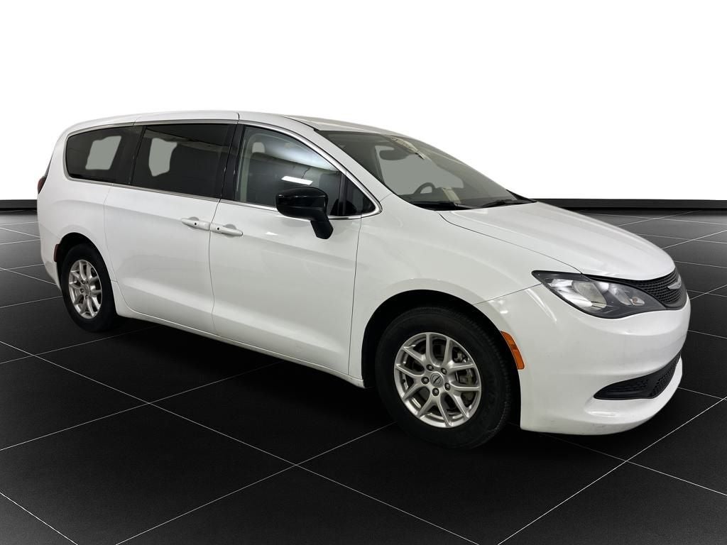 2024 Chrysler Voyager LX
