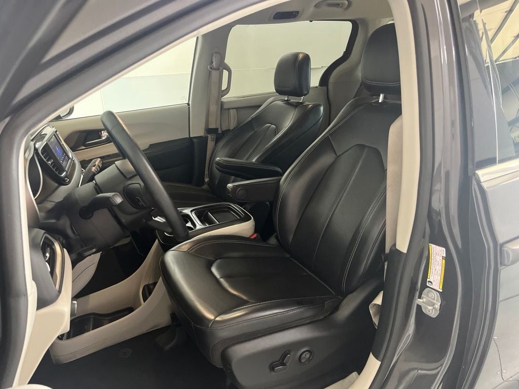2020 Chrysler Voyager LXI