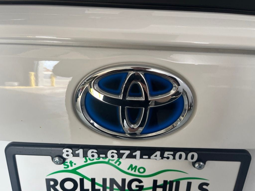2022 Toyota RAV4 Hybrid LE