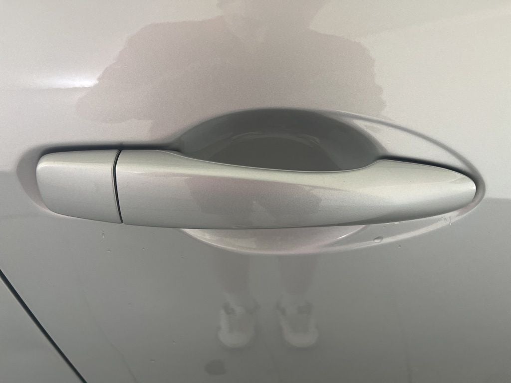 2023 Nissan Versa 1.6 SV