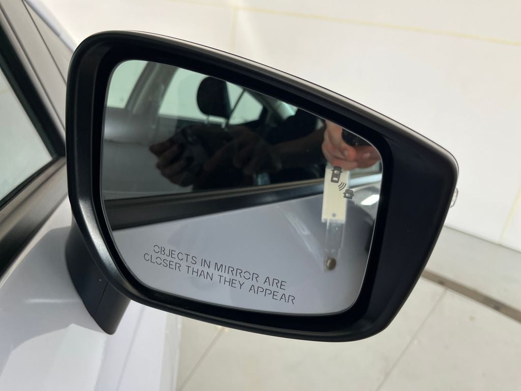 2024 Nissan Versa 1.6 SR