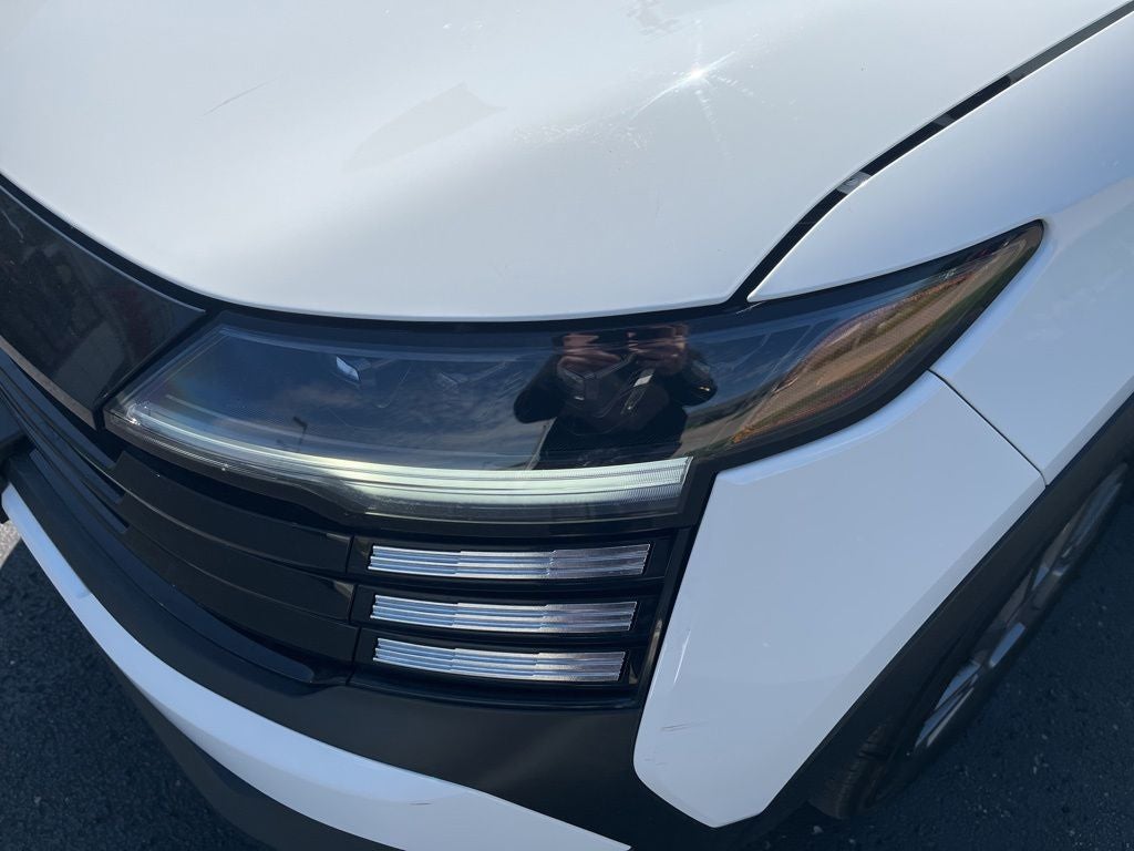 2025 Nissan Kicks S