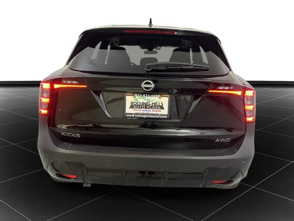 2025 Nissan Kicks SV