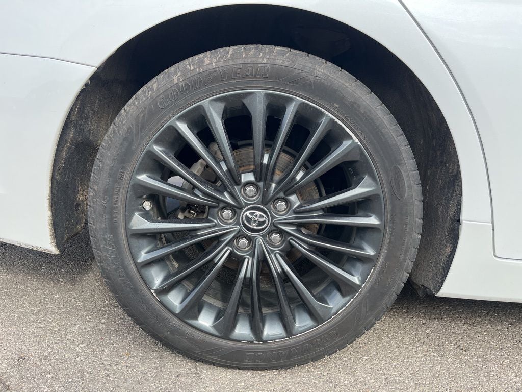 2019 Toyota Avalon Hybrid XSE