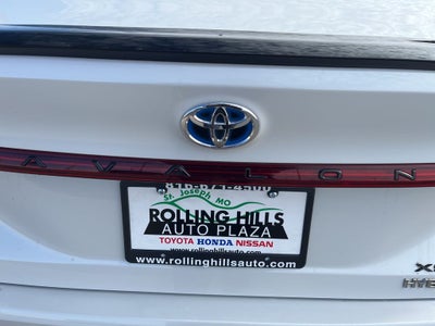 2019 Toyota Avalon Hybrid XSE