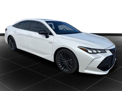 2019 Toyota Avalon Hybrid XSE