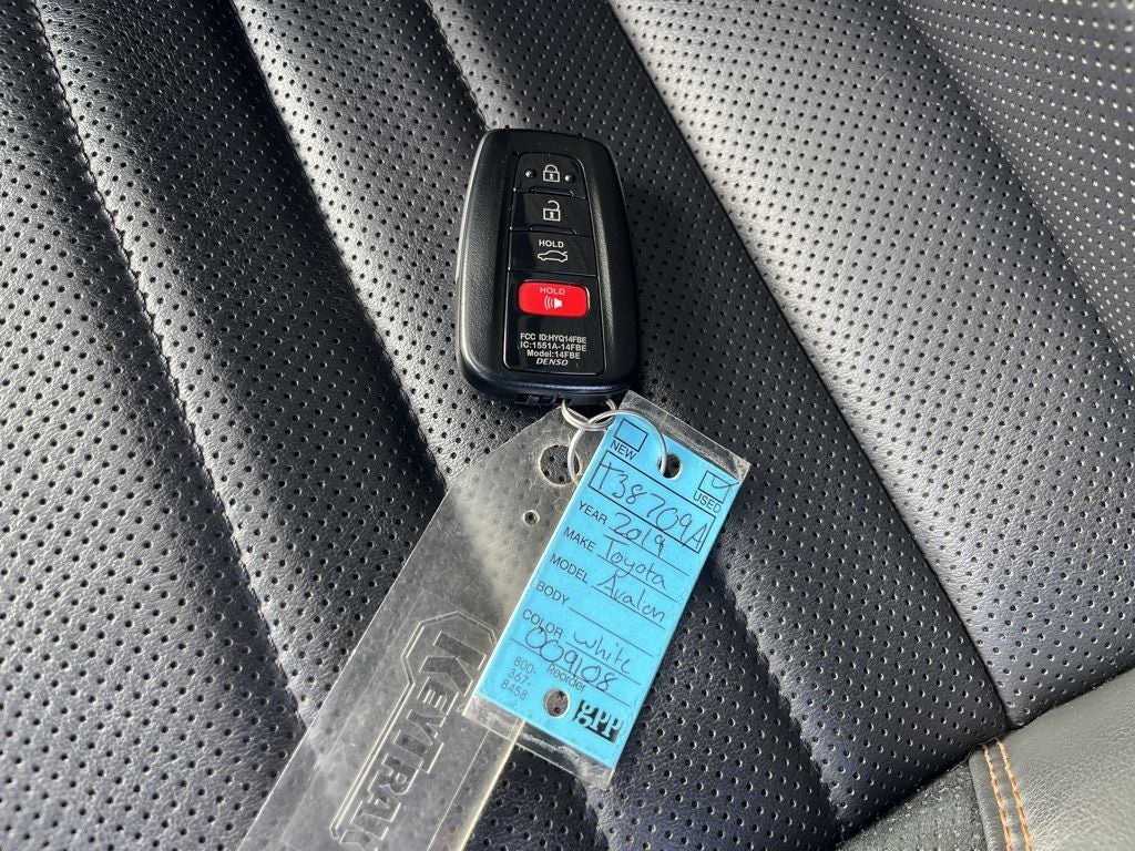 2019 Toyota Avalon Hybrid XSE