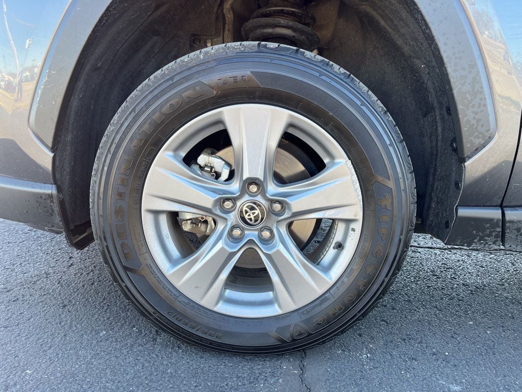 2025 Toyota RAV4 Hybrid XLE