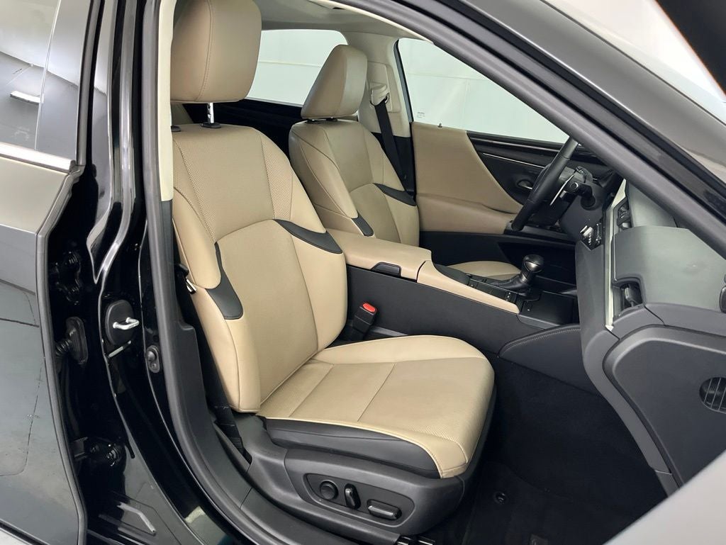 2021 Lexus ES 250