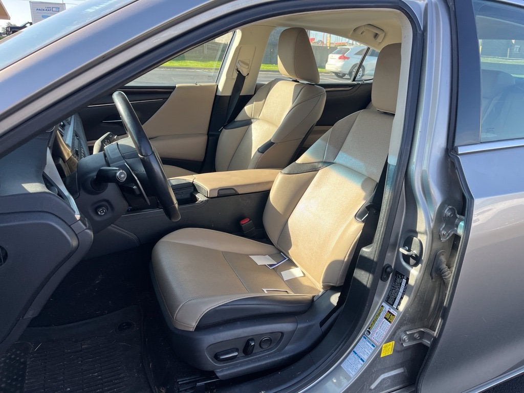 2021 Lexus ES 250