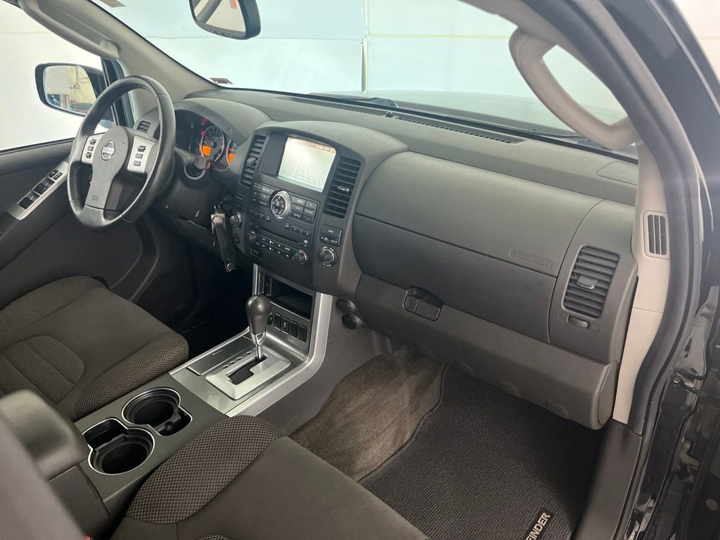 2012 Nissan Pathfinder SV