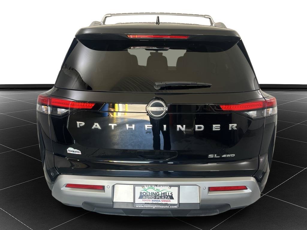 2024 Nissan Pathfinder SL