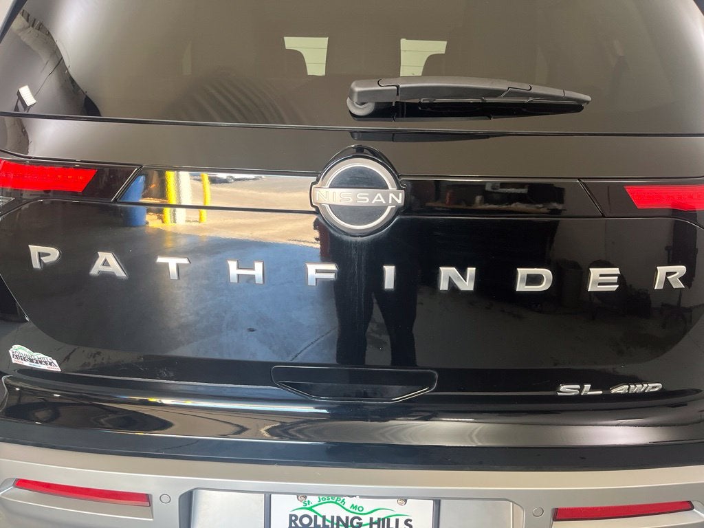 2024 Nissan Pathfinder SL