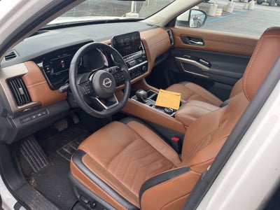 2024 Nissan Pathfinder Platinum