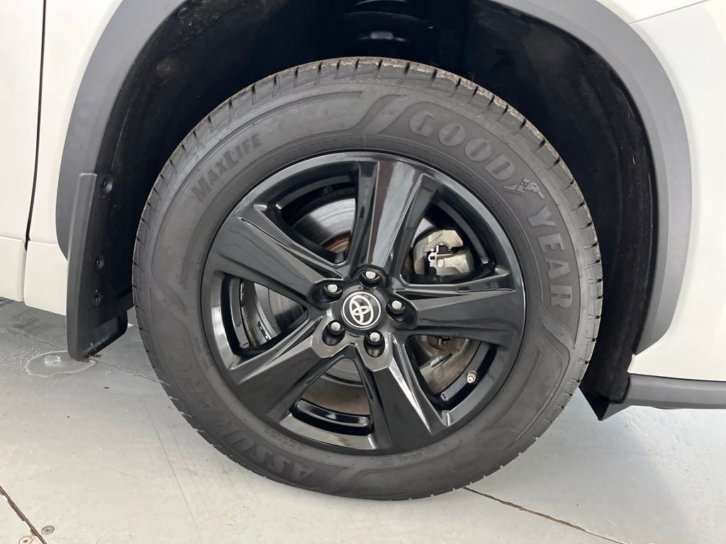 2020 Toyota Highlander LE
