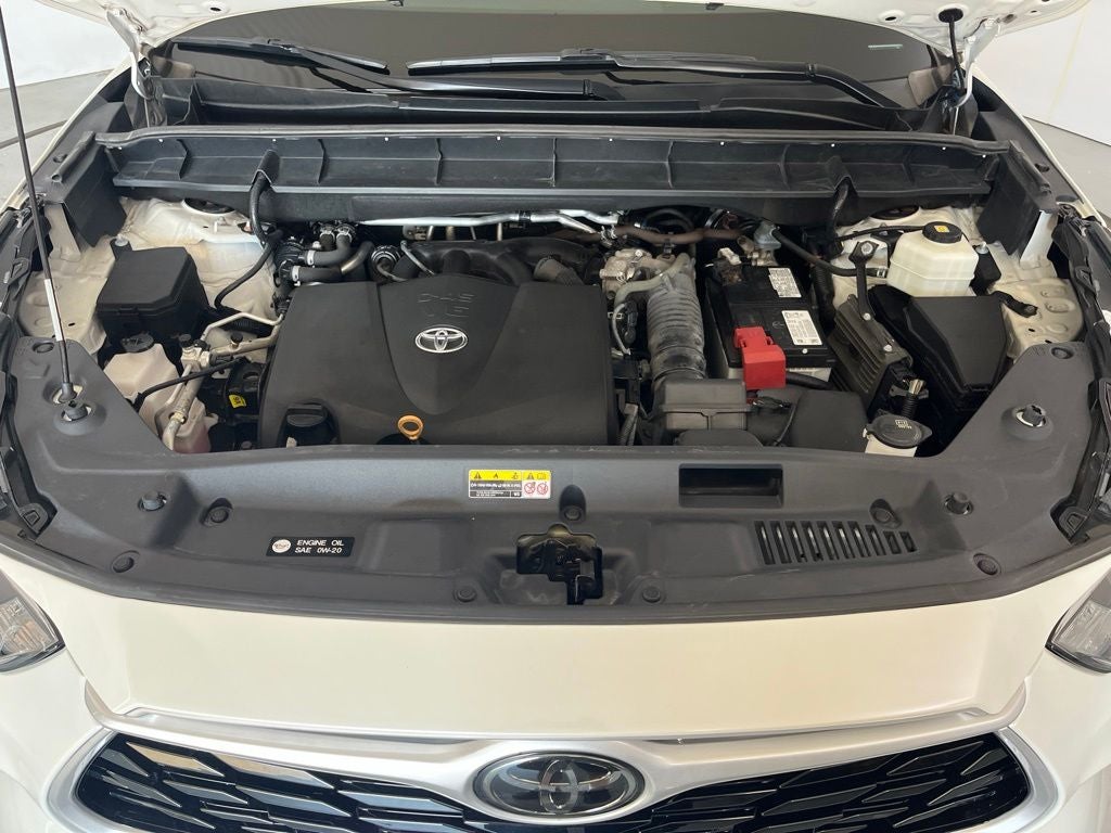2020 Toyota Highlander LE