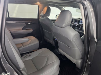 2021 Toyota Highlander Platinum