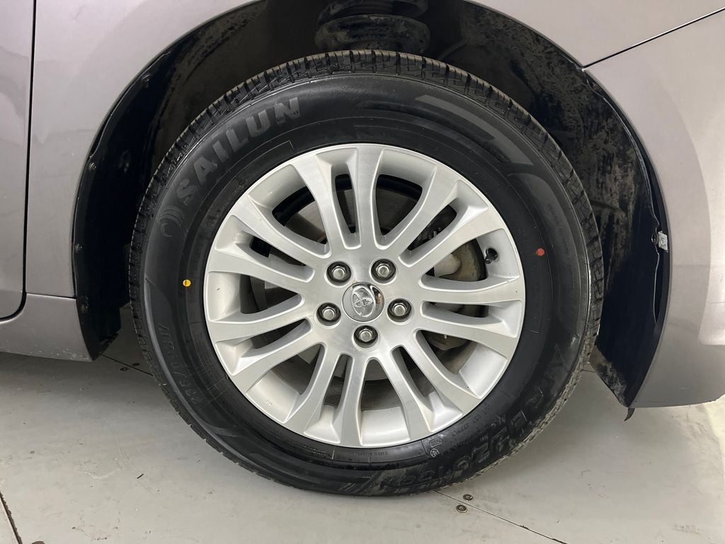 2017 Toyota Sienna XLE 7 Passenger