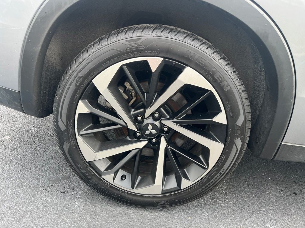 2023 Mitsubishi Outlander SE