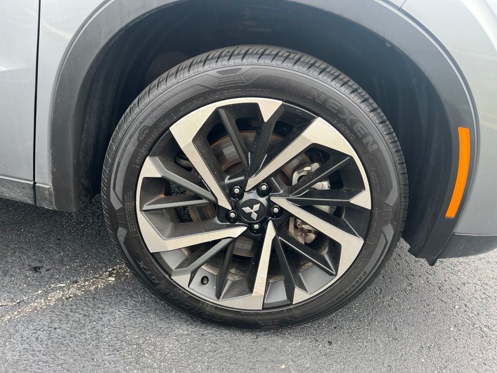 2023 Mitsubishi Outlander SE
