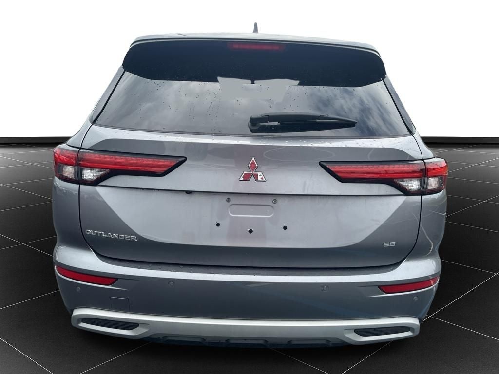 2023 Mitsubishi Outlander SE