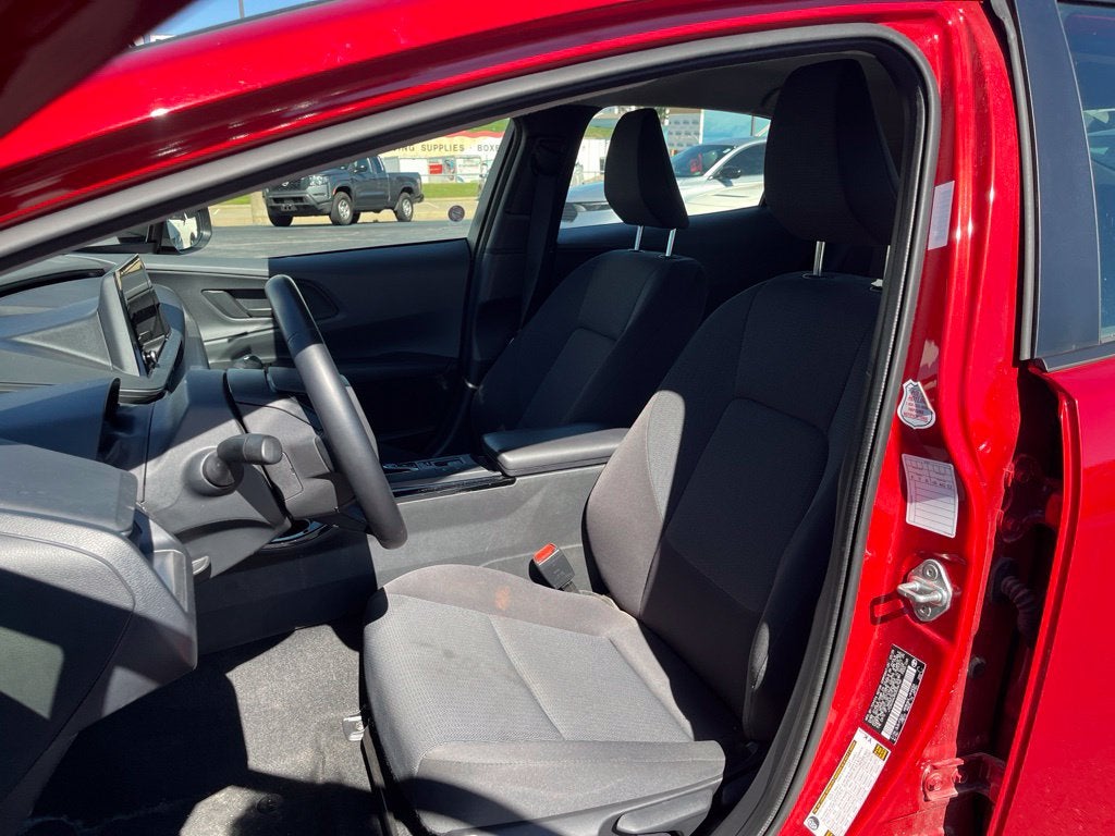 2025 Toyota Prius LE