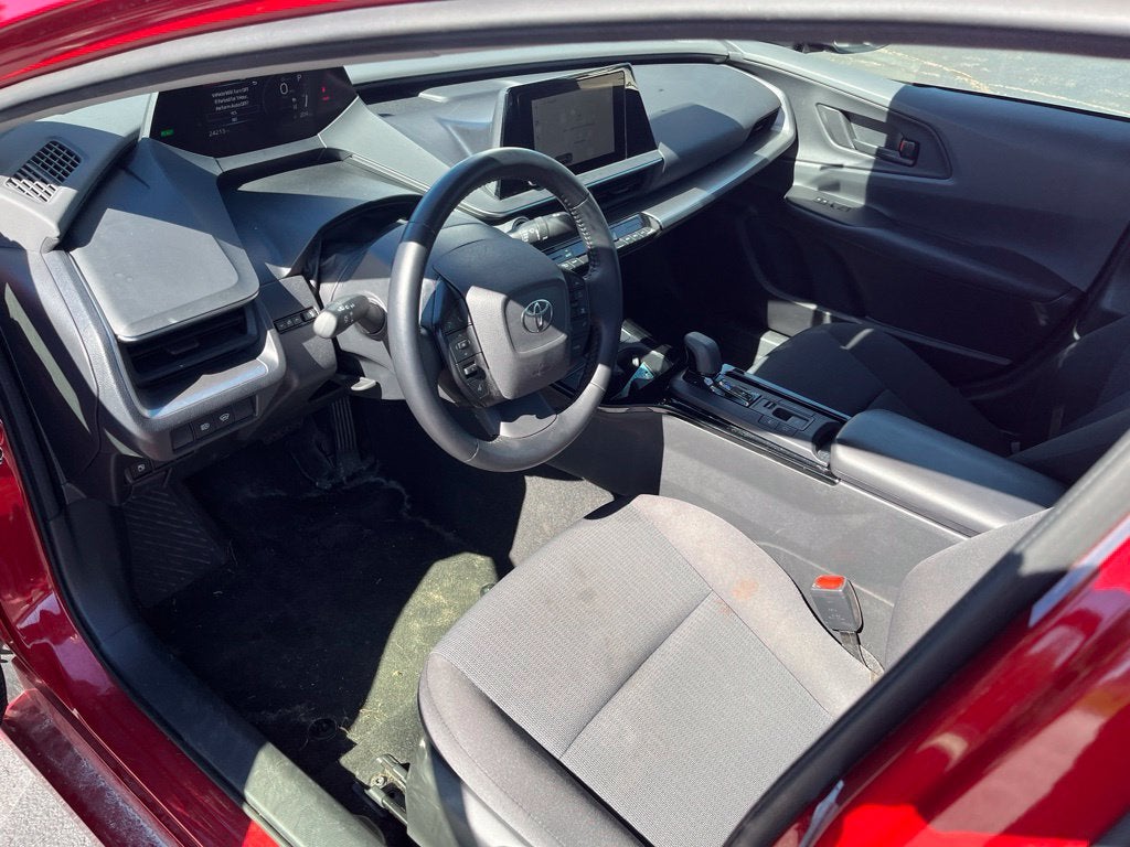 2025 Toyota Prius LE