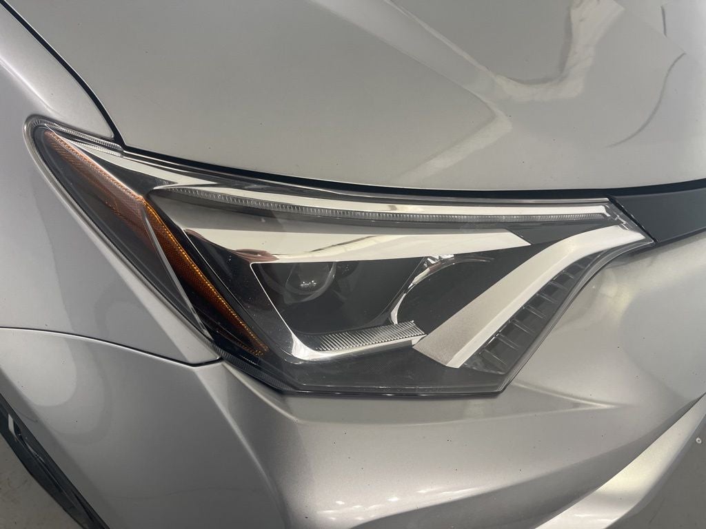 2018 Toyota RAV4 SE