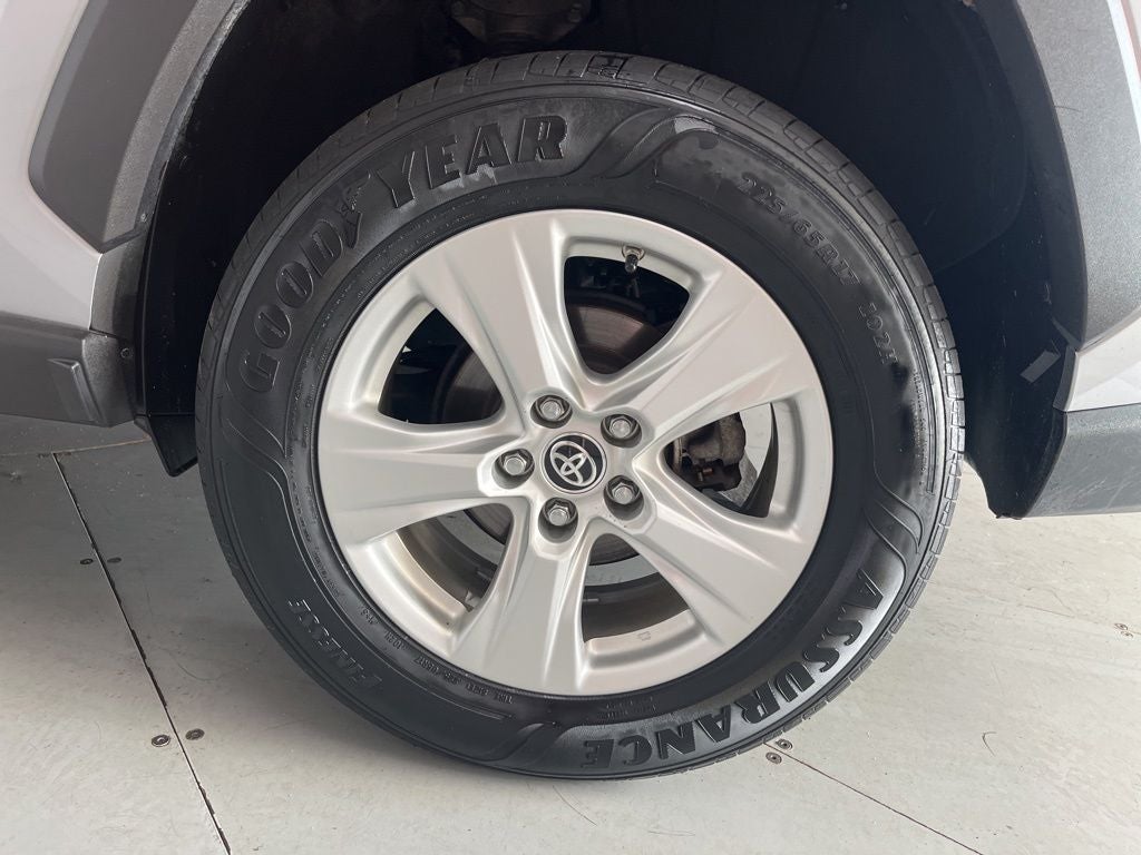 2019 Toyota RAV4 Hybrid XLE