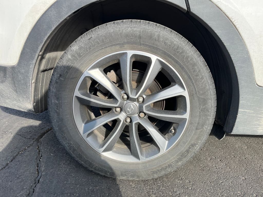 2017 Hyundai Santa Fe SE