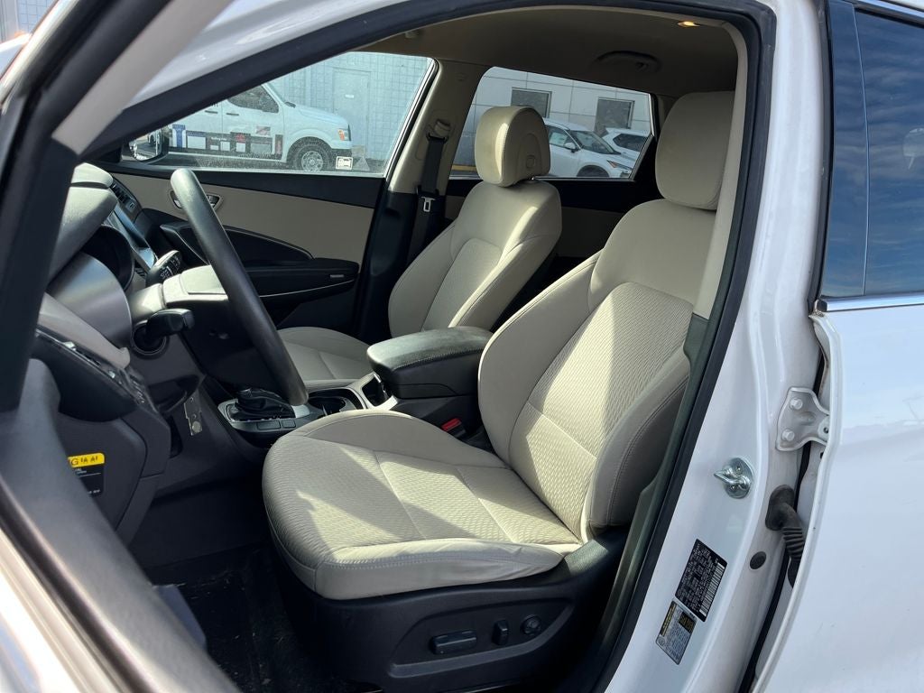 2017 Hyundai Santa Fe SE