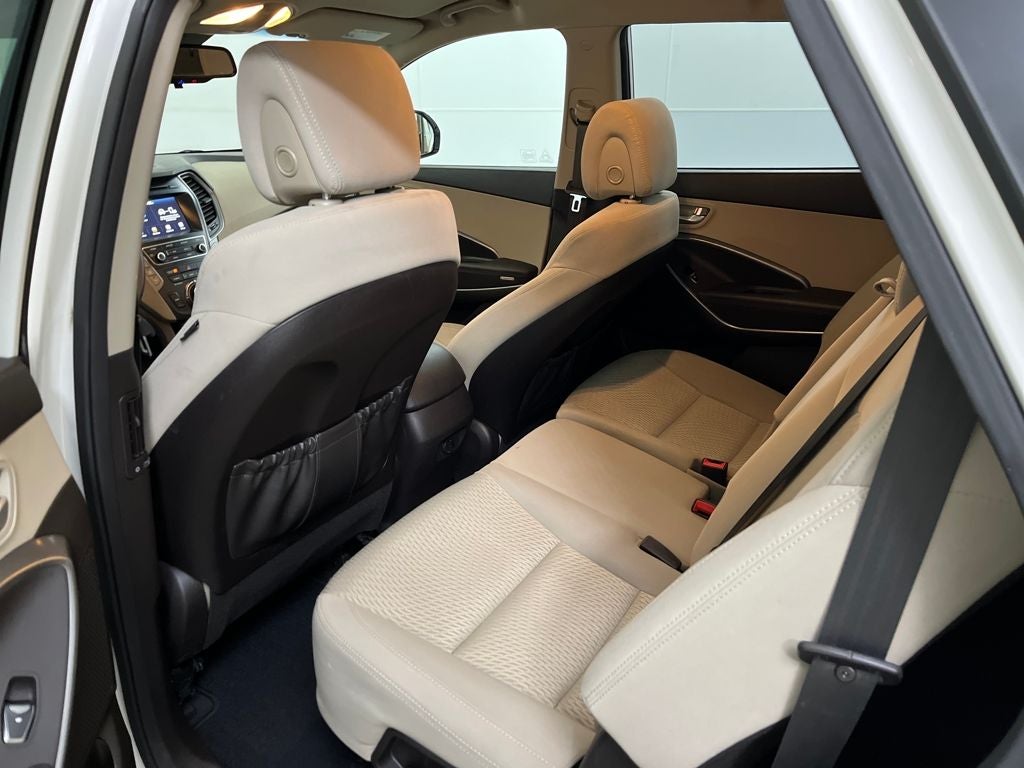 2017 Hyundai Santa Fe SE