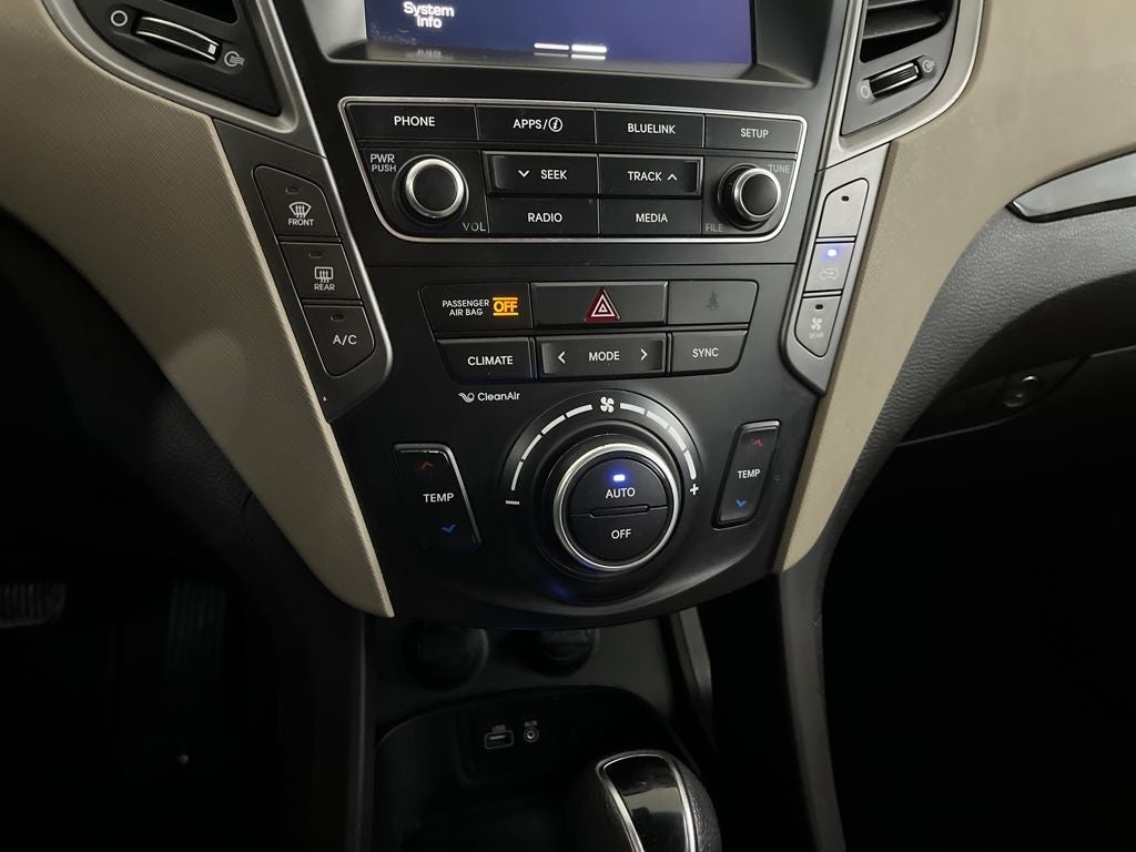 2017 Hyundai Santa Fe SE