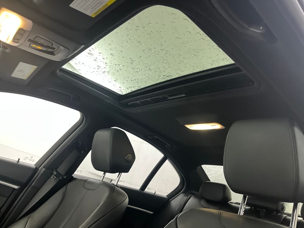 2018 BMW 3 Series 330i xDrive