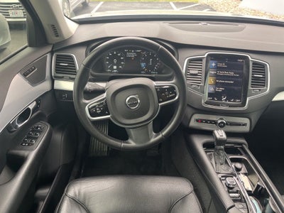 2017 Volvo XC90 T6 Momentum